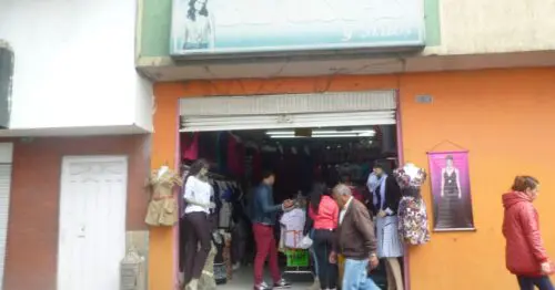 BLUSAS Y ESTILOS BLUSAS Y ESTILOS